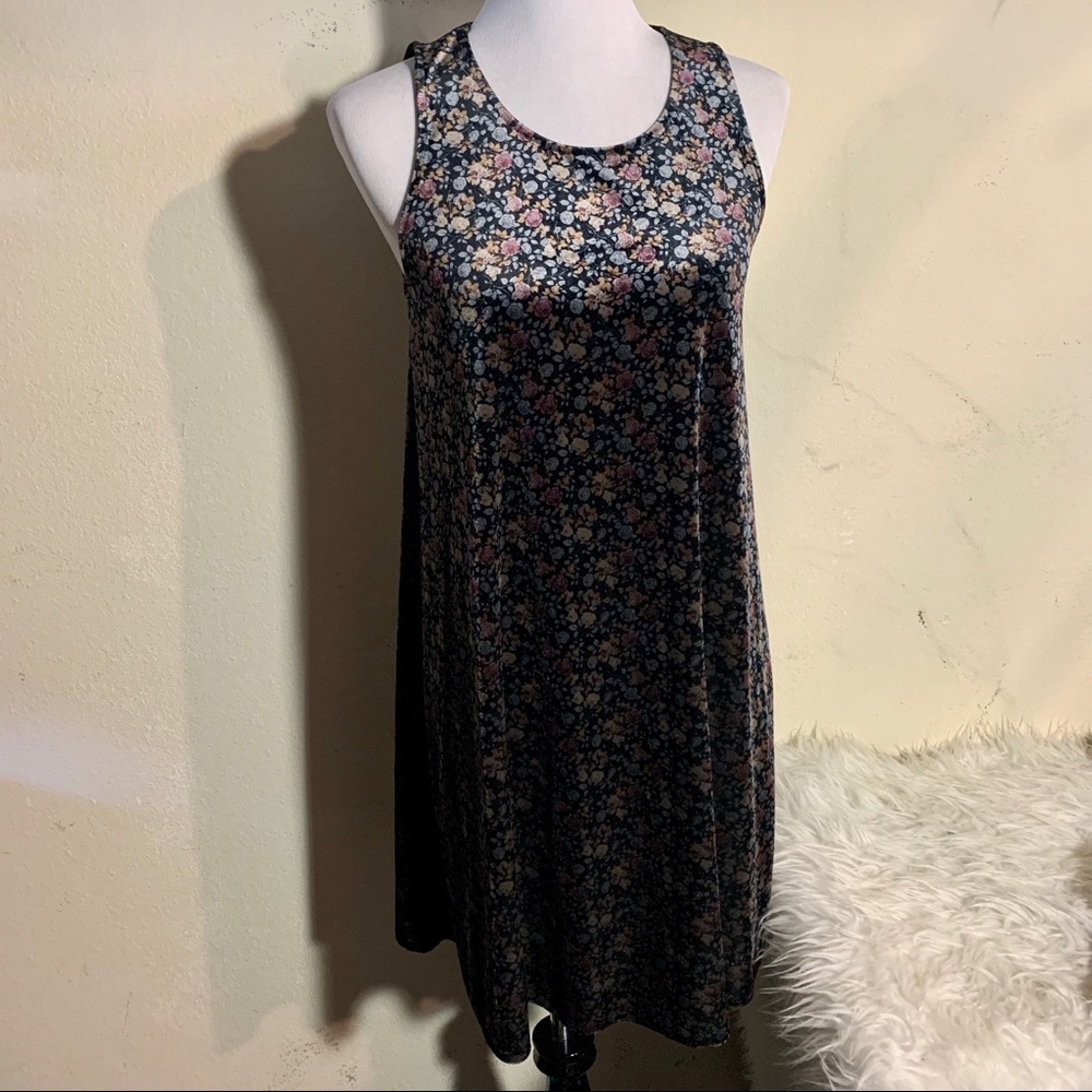 Velvet sleeveless dress